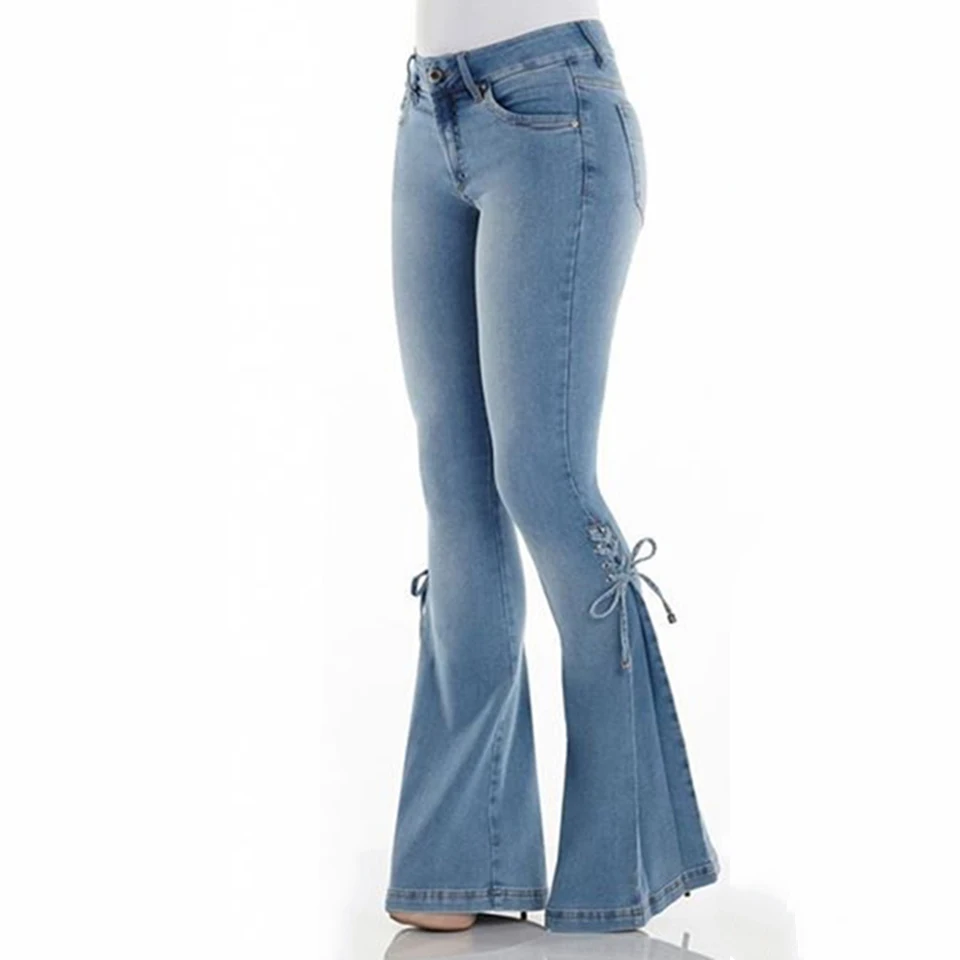 Джинсы женские винтажные расклешенные средней длины с расклешенным низом для