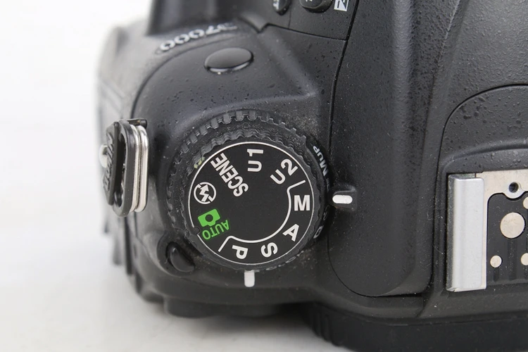 Цифровая зеркальная камера Nikon D7000 16 2 МП б/у | Электроника