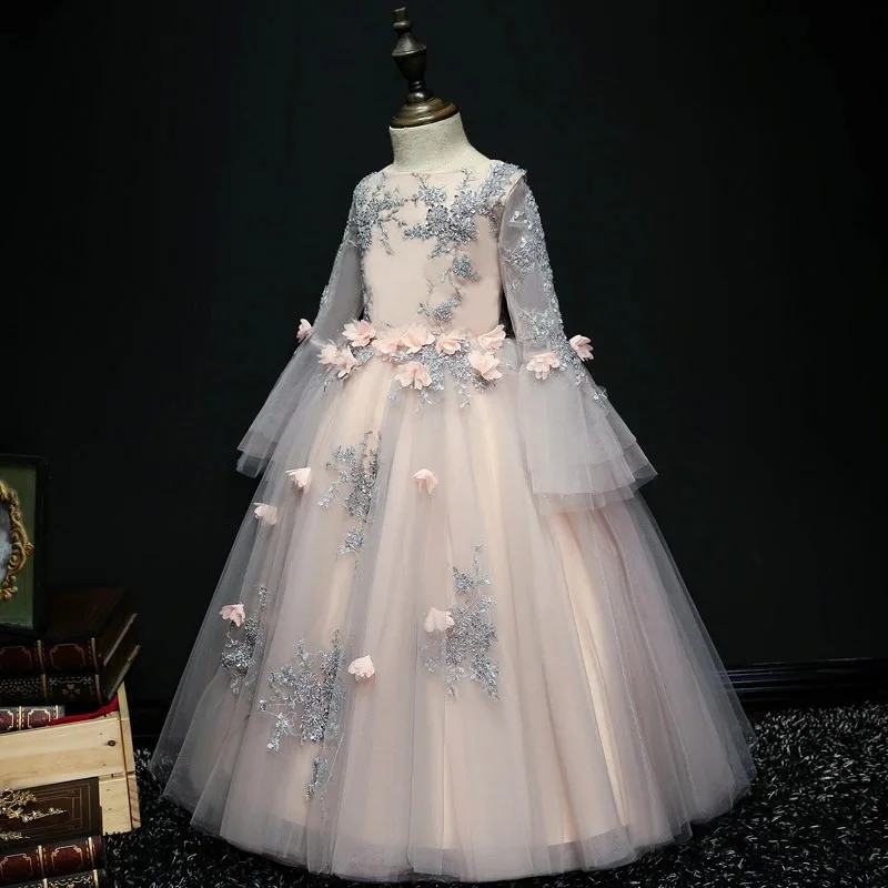 Платье принцессы для первого причастия с цветочной аппликацией детское