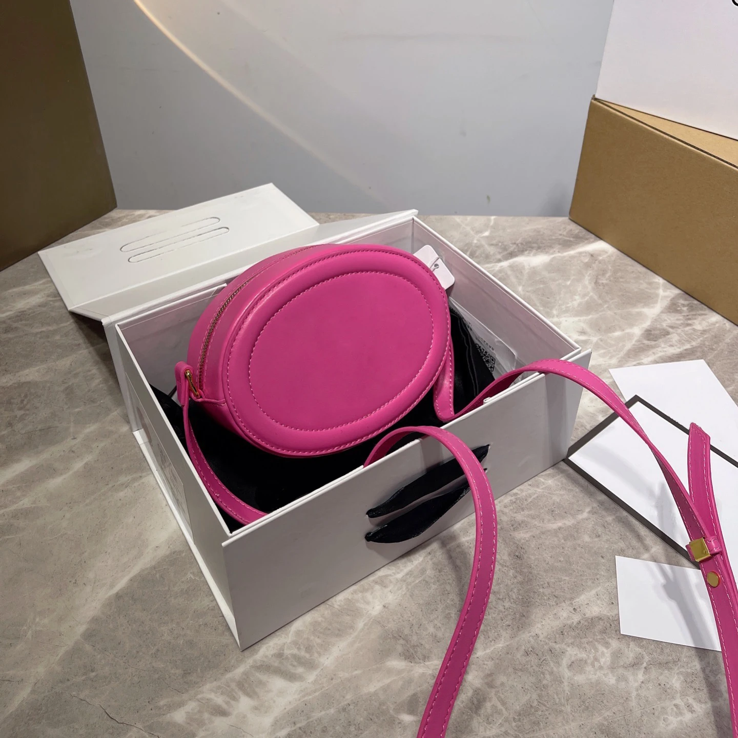 

Famous brand women moon cake bag cute crossbody bag leather adjustment shoulder straps bag for men fashion ladies messenger bag