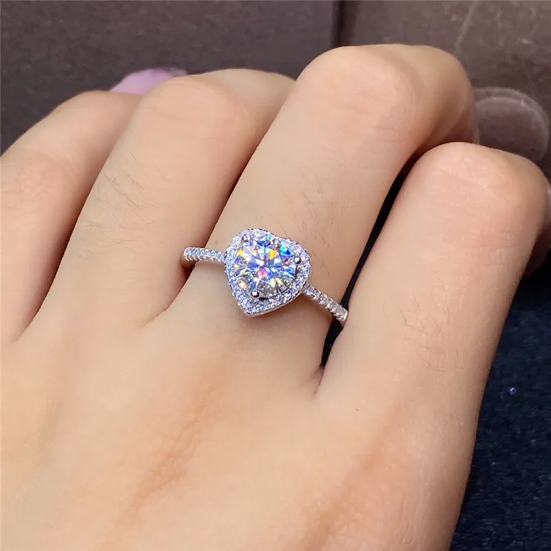 

MDINA Passed Diamond Test 1 CT Perfect Cut D Color VVS1 Moissanite Heart Ring 925 Sterling Silver Wedding Luxury Jewelry