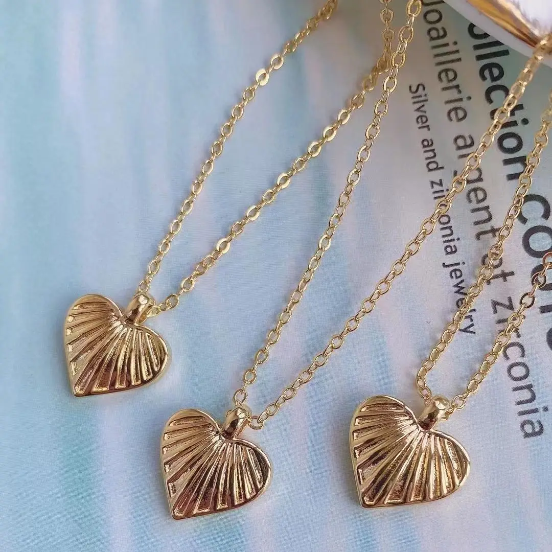 

5PCS, Gold Color Love Heart Necklaces For Women Chokers Trend Fashion Wedding Party Gift Jewelry