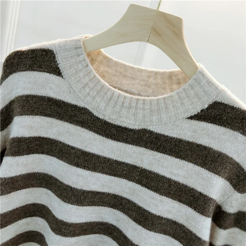 Свитер женский осенне-зимний в полоску с длинным рукавом круглым вырезом 4 цвета -