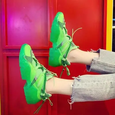 Женские кроссовки для подиума Цвет зеленый серый черный женские со шнуровкой