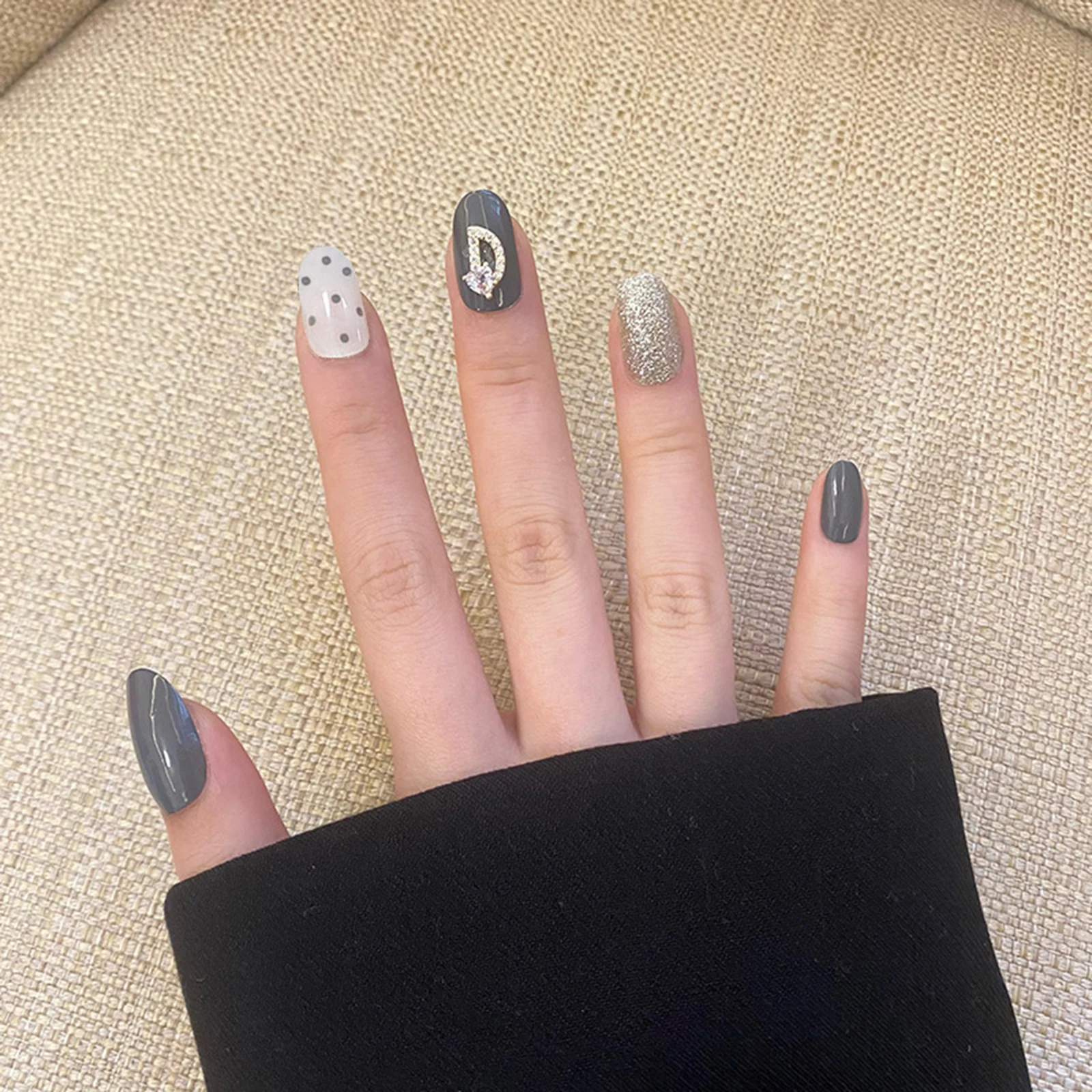 

24 шт. нажимайте на ногти Стразы патчи для ногтей короткая круглая голова серый горошек бриллиант ношение ногтей подарки для девочек