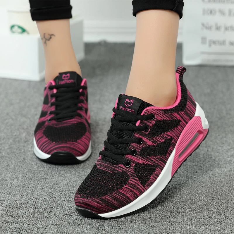 Женские беговые кроссовки на платформе удобная спортивная обувь танкетке для