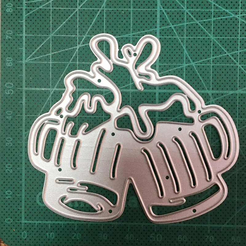 

Christmas Beer Mug Cup Metal Cutting Dies Scrapbooking Stencils dies DIY Album Card Decor Embossing Die Cuts Craft Dies 2020 NEW