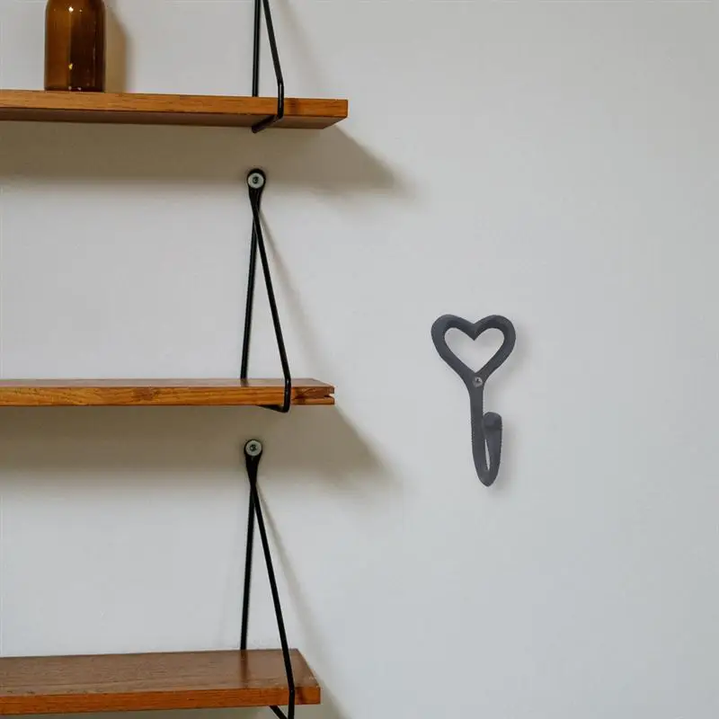 

1 Set 4Pcs Iron Wall Mount Hooks Heart-shaped Vintage Storage Hooks (Black)