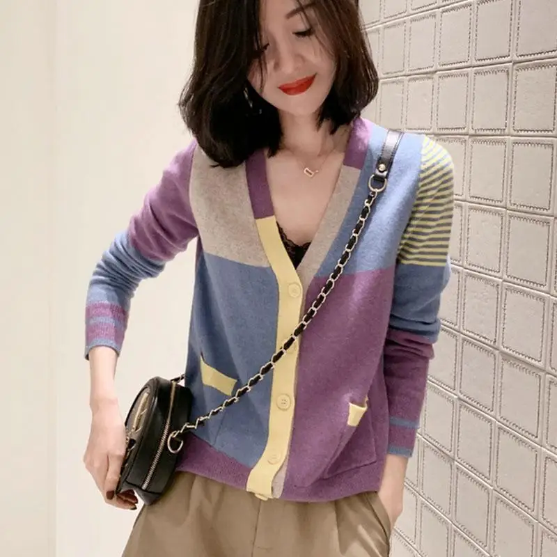 

Color matching Sweater Cardigan Jacket Women's 2020 spring and Autumn New Korean loose V-neck versatile thin top