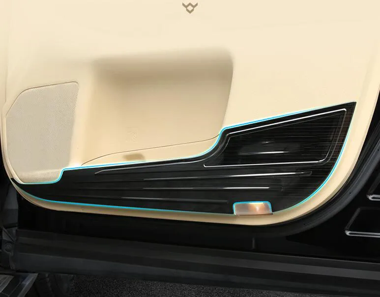 Брендовые автомобильные аксессуары Противоударная накладка защитная на дверь