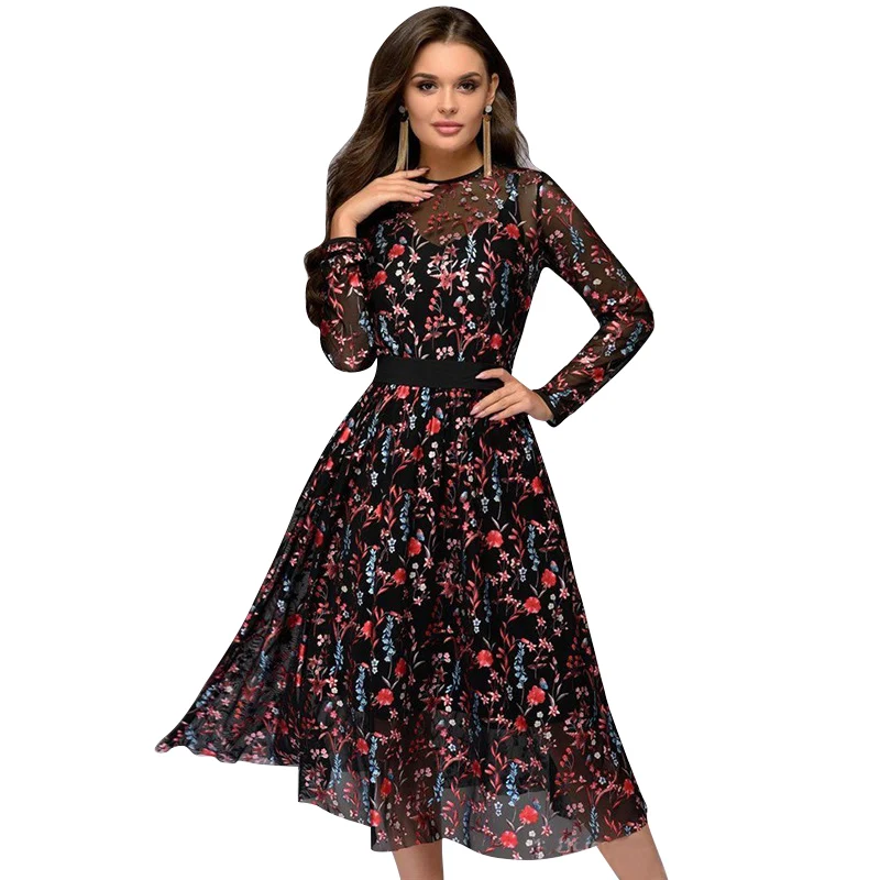 Женское винтажное шифоновое платье средней длины черное с цветочным принтом