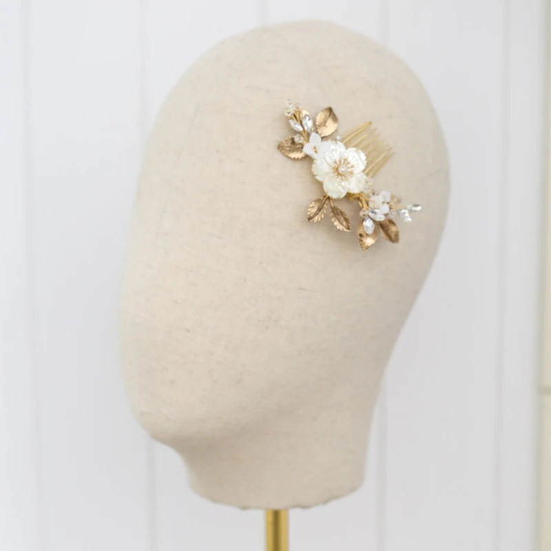 

Delicate Shell Carved Flower Headpiece Bridal Hair Comb Accessories Jewelry Wedding Hairpin Handmade