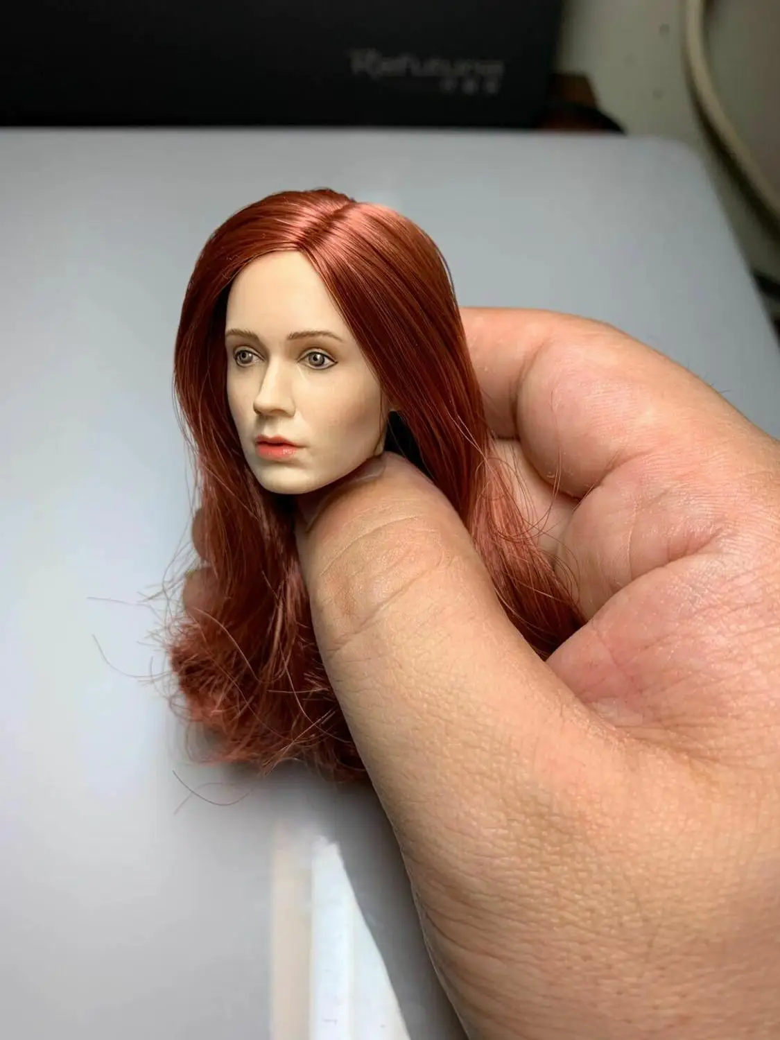 Модель 1/6 года европейская сценическая голова с красными волосами Karen Gillan Nebula
