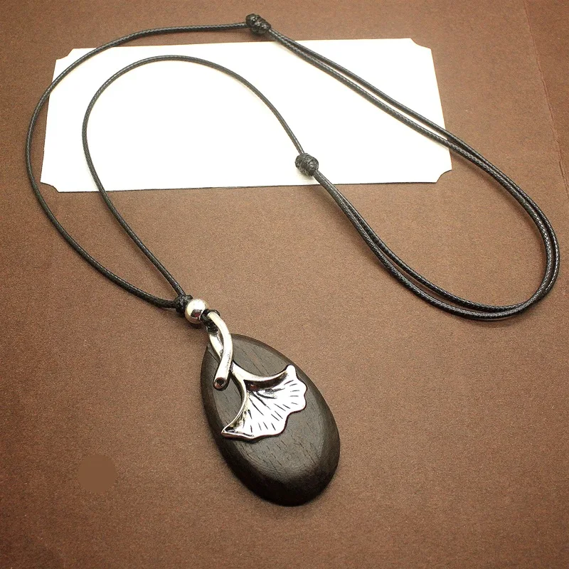 Женское ожерелье с подвеской в виде листьев гинкго длинное гравировкой из