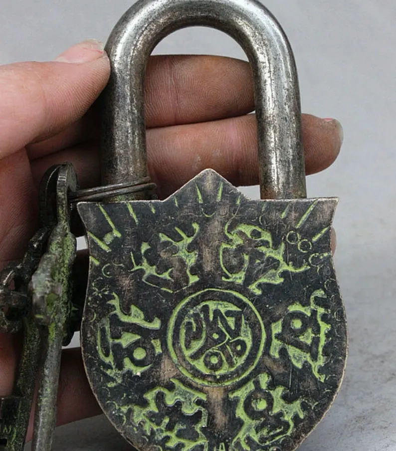 Старая тибетская буддистская Бронзовая статуя богини Сарасвати Кван Инь Будда