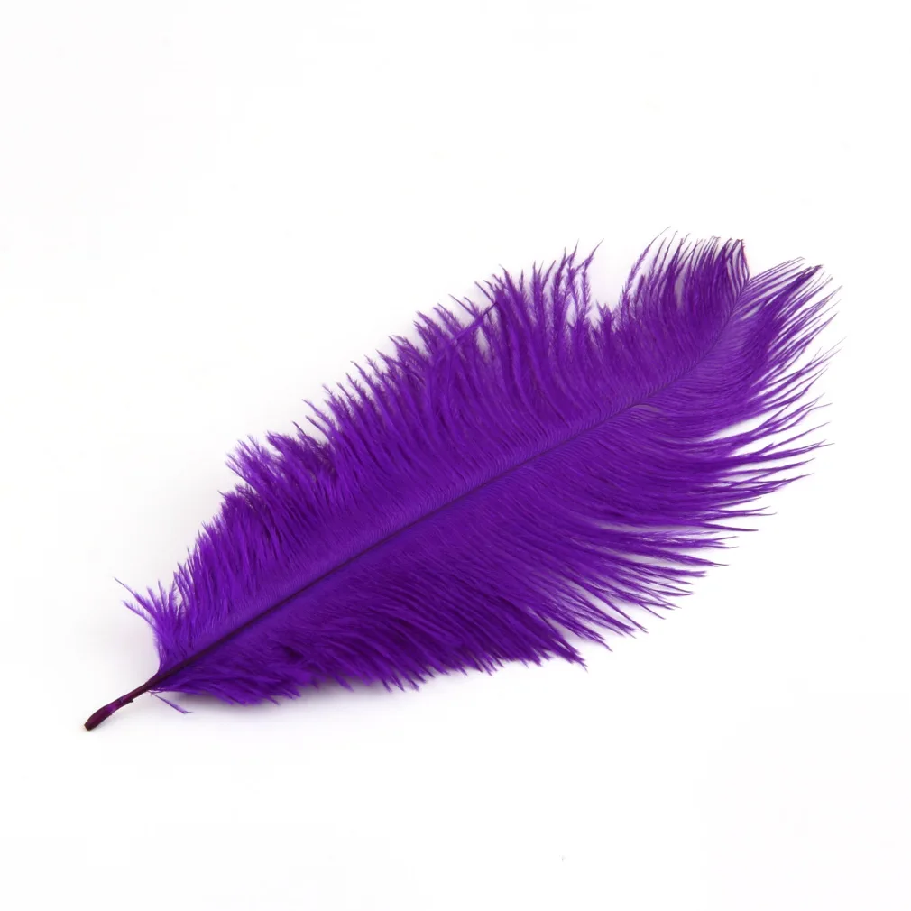 Красочные высококачественные натуральные перья страуса подходят к Рождеству