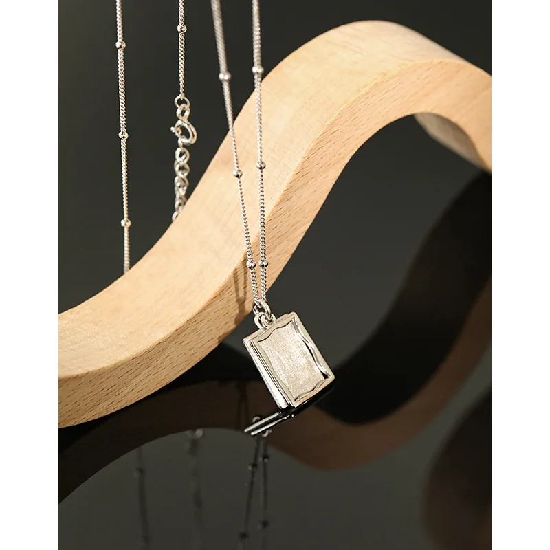 

Korean Version Of Ins Niche Simple Temperament Geometric Square Brand English Tag S925 Sterling Silver Necklace Female
