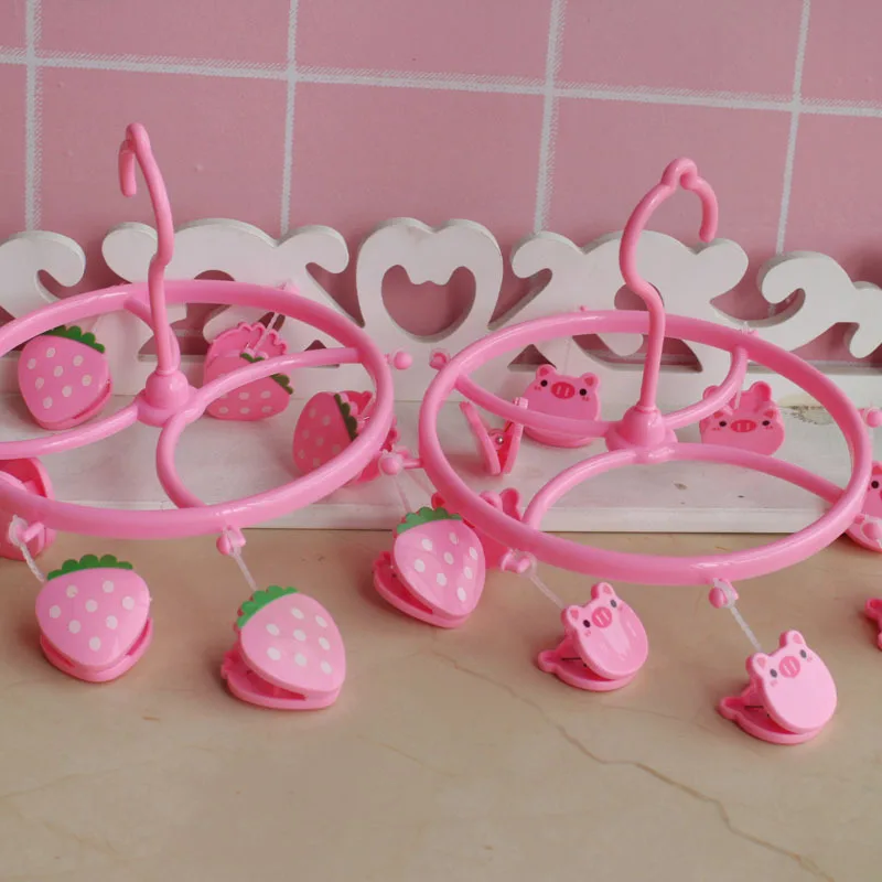 

Cute Strawberry Socks Clip Hanger Hanger 8-clips Baby Cloth Hangers Space Saver Organizer Sales Free Shipping Belt Tie Storage