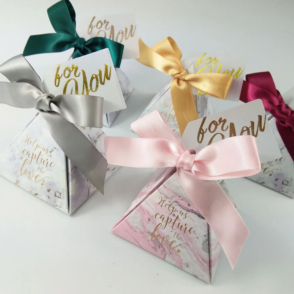 New Gray Pink Triangle Paper Candy Box with Different Colors Ribbons Wedding Favor Gift Boxes Gift Bags for Baby Shower Party