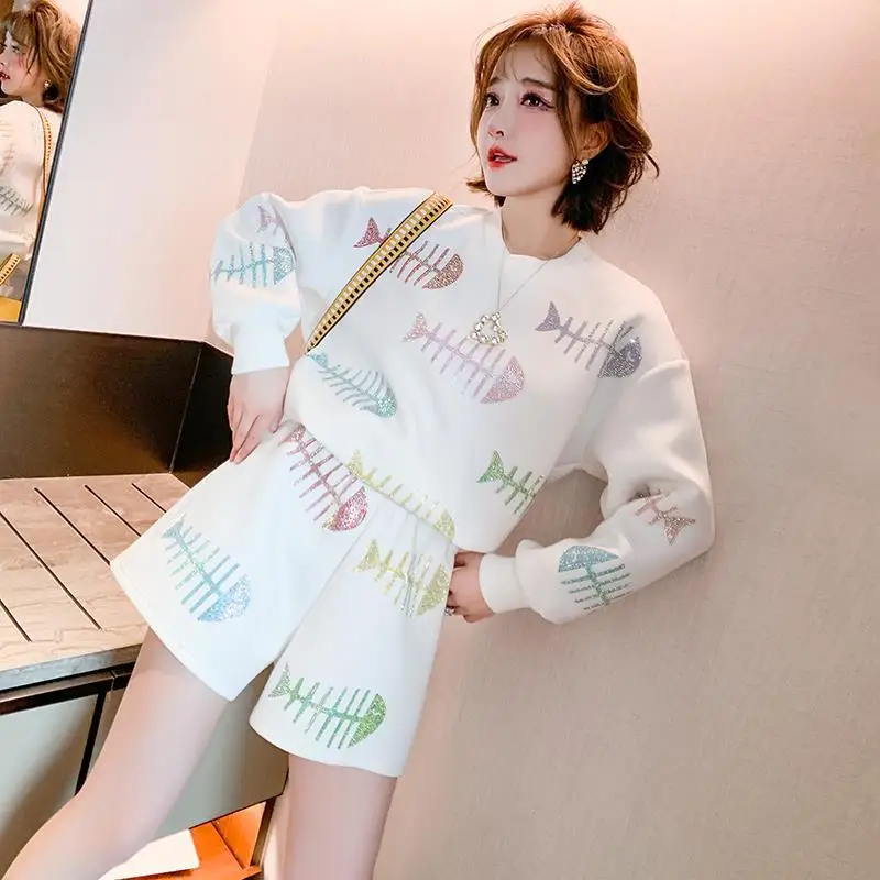 

2021 New Spring Autumn Women Suits Fishbone Printing O-neck Pullovers Hoodies Top + Elastic High Waist Shorts Female Shorts Set