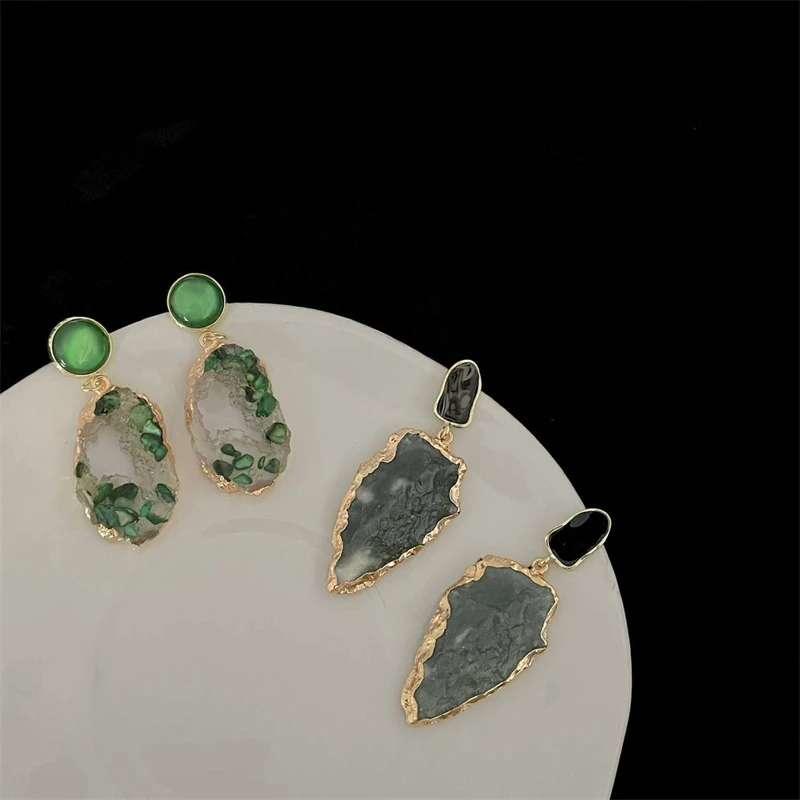 

2021 European and American retro fashion irregular all-match women's earrings Trendy personality temperament earrings wholesale