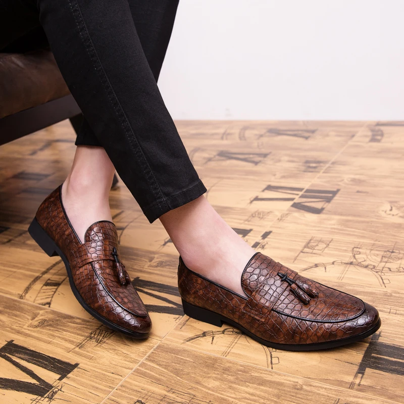 

Big size 38-47 New Fashion Men Loafers Men Leather Casual Shoes High Quality outdoor Moccasins Men Driving Shoes Footwear w5