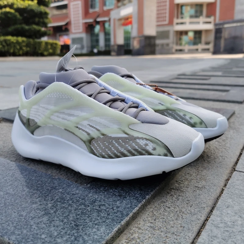 Мужские кроссовки на шнуровке белые светло-коричневые Серые из сетчатой ткани и