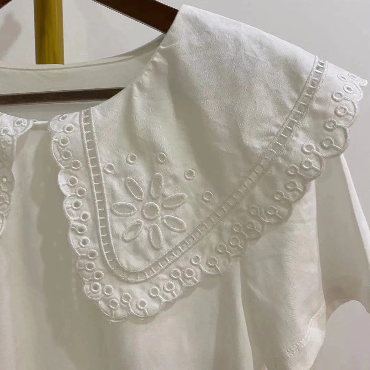 

Embrpidery Patchwork Tee Shirt Womens Summer Elegant Cotton Casual T-shirt Tshirt Fashion Ladies T-Shirts Haut 2021
