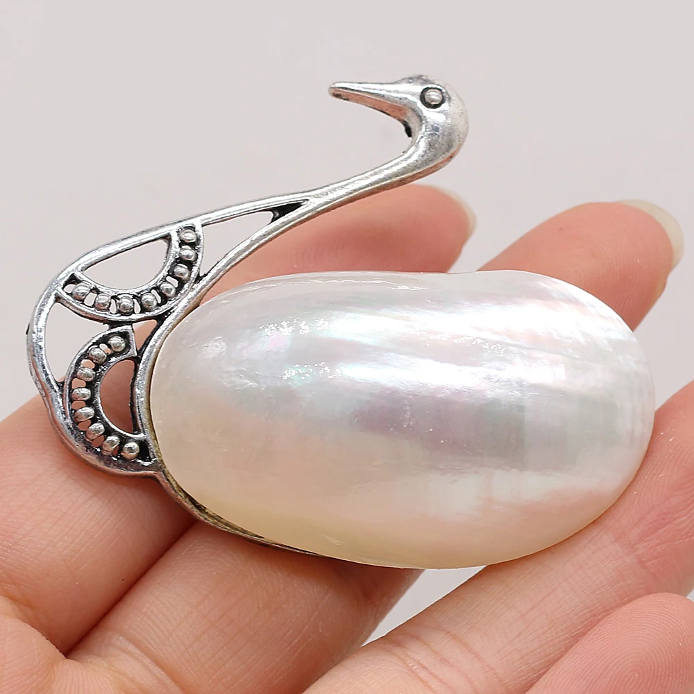 

1pcs Hot Sale New Natural Ostrich Shape White Shell Brooches Pins Charms for Women Girls Brooch Party Jewelry Gifts Size 60x57mm