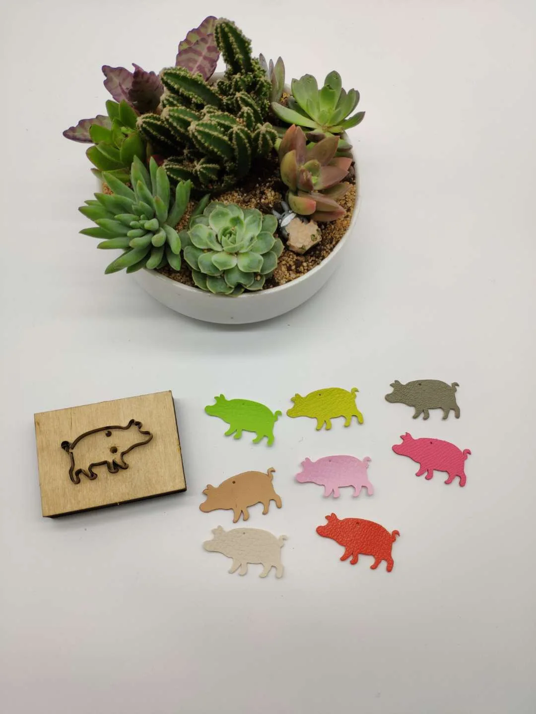 Японское стальное лезвие, штампованный стальной перфоратор, форма для резки свиньи, деревянные штампы для кожаного ремесла 48x30 мм