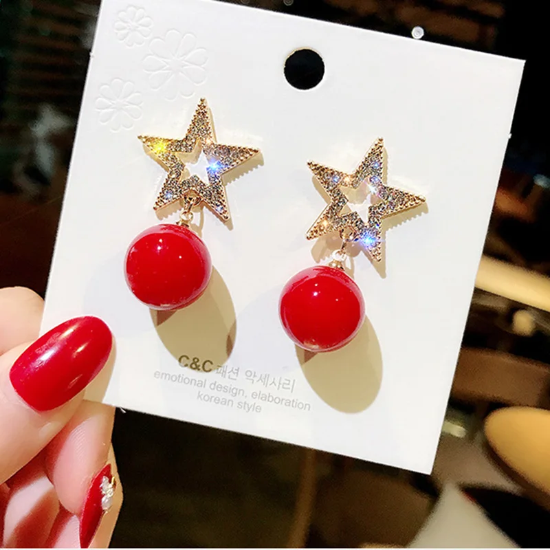 Женские серьги с искусственным жемчугом большие шарики белого и красного цветов