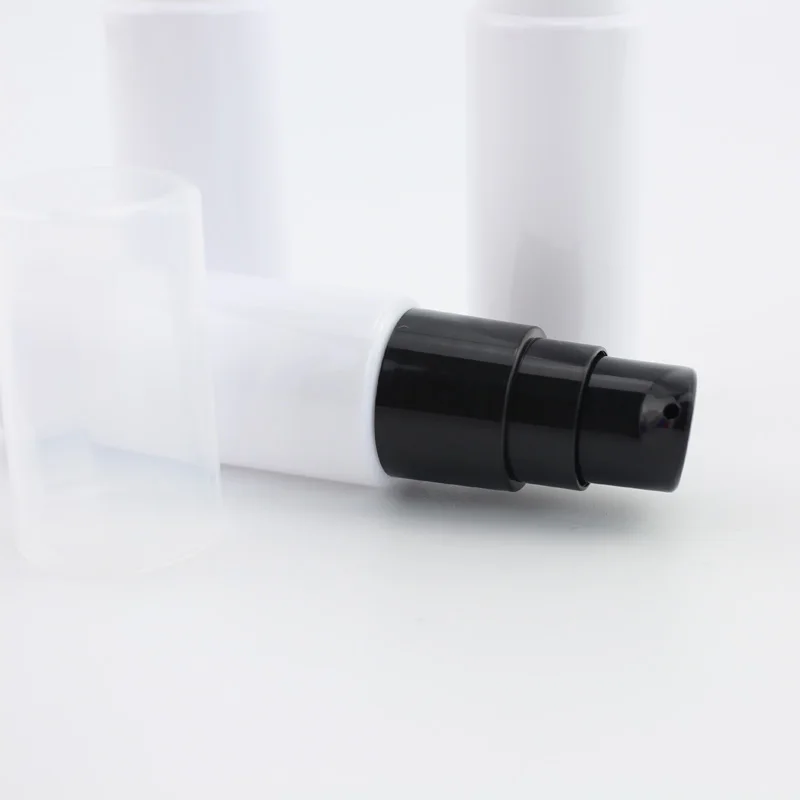 Белый пустой косметический контейнер 20 мл с насосом для лосьона и крема г