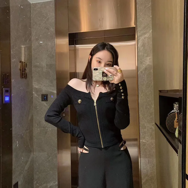 

Sexy Horizontal Neck Sweater off-Shoulder Tight Cardigan Zip Knit Top Black and White Long-Sleeved Shirt