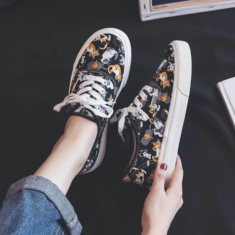 

2019 New Women Spring Shoes Canvas Girls Students Graffiti Shoes Kitty Cartoon Cat Korean Edition Ins Style White Shoes F1-01