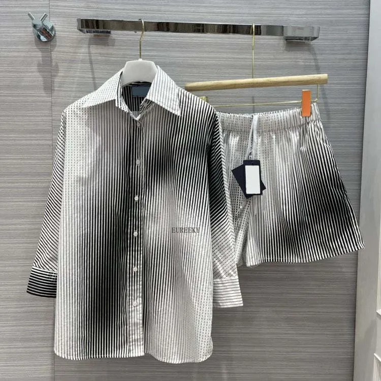 

Женский комплект из 2 предметов, свободная длинная рубашка с лацканами в черную полоску и повседневные шорты с эластичным поясом, лето 2021