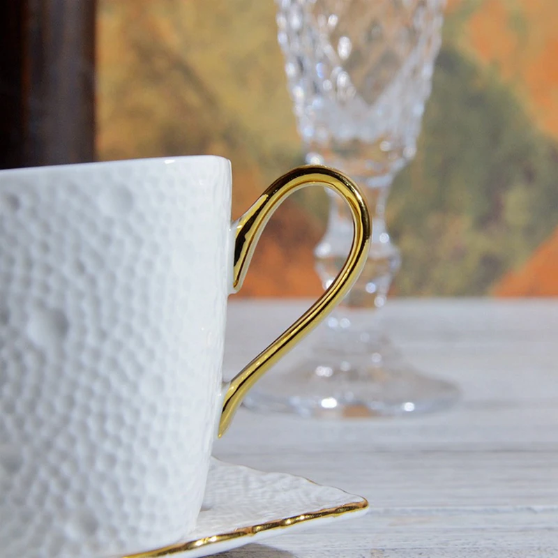 Европейская роскошная позолоченная кофейная кружка с блюдцем цветами чашки для