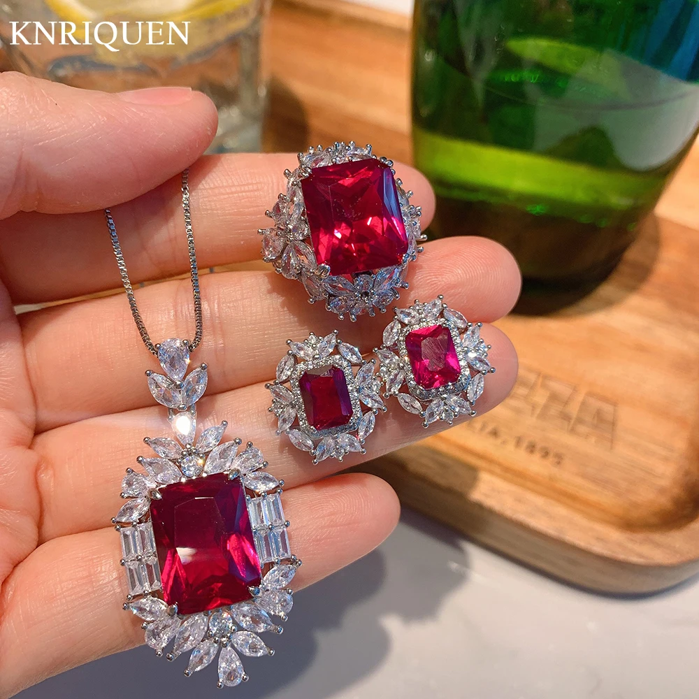 

Женский комплект из колье и серёг, из серебра 2021 пробы