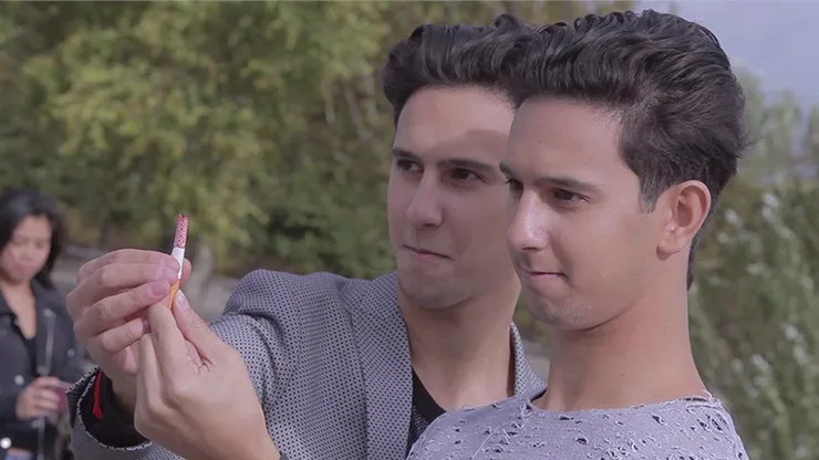 Сигареты (трюк + онлайн инструкции) от Les French TWINS Волшебные трюки иллюзии крупным