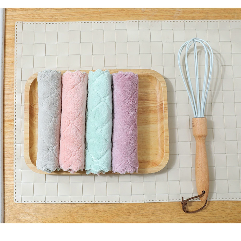 

4PCS Washcloths Nonstick Oil Coral Velvet Hanging Kitchen Dishclout Hand Towels Soft Kitchen Cleaning Rags