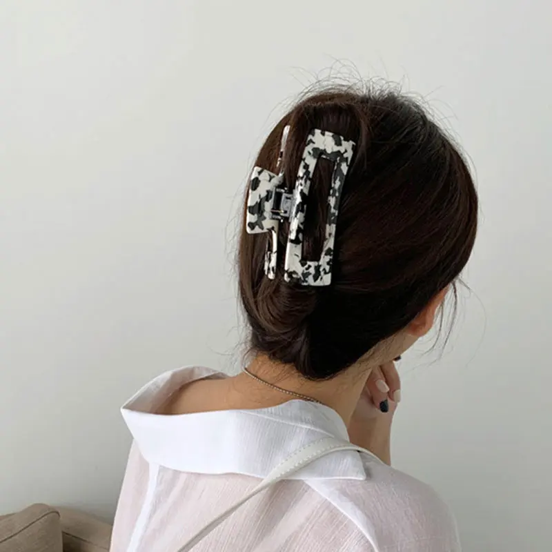 

Black White Hair Claws Milk Cow Hair Claw Acetate Hair Clips Geometric Barrettes Acrylic Ponytail Clip Women Hairpins Hair Clamp