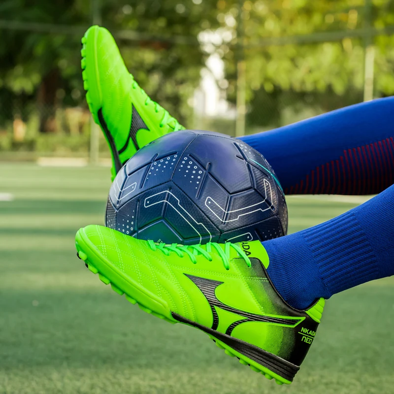 

Large Size Long Spikes Soccer Shoes Outdoor Training Football Boots Sneakers Ultralight Non-Slip Sport Turf Soccer Cleats Unisex