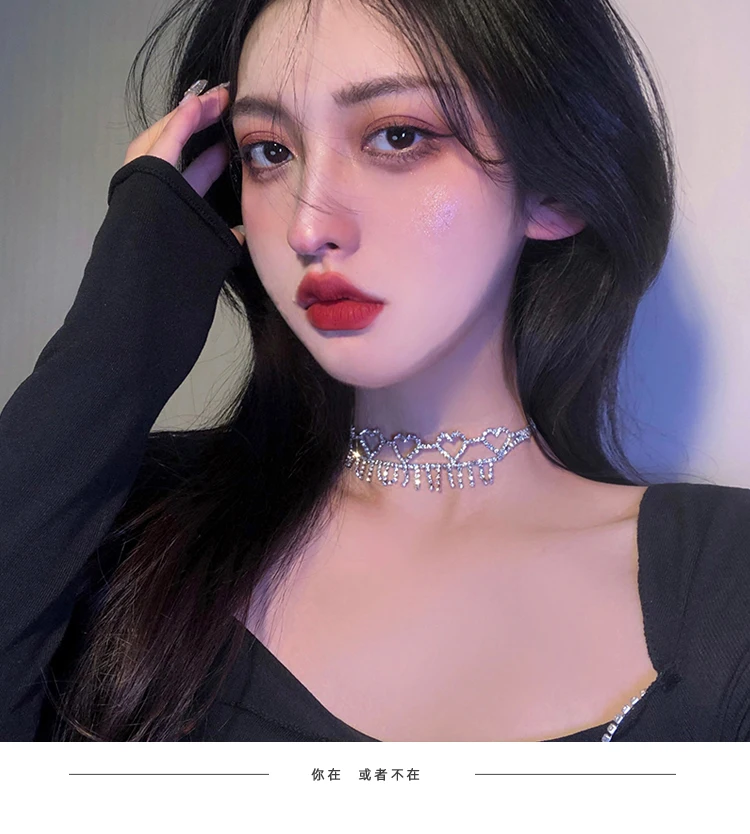 

Light Extravagant Love Heart Clavicle Chain Niche Design 2021new Women's Ins Cold Style Decoration Necklace