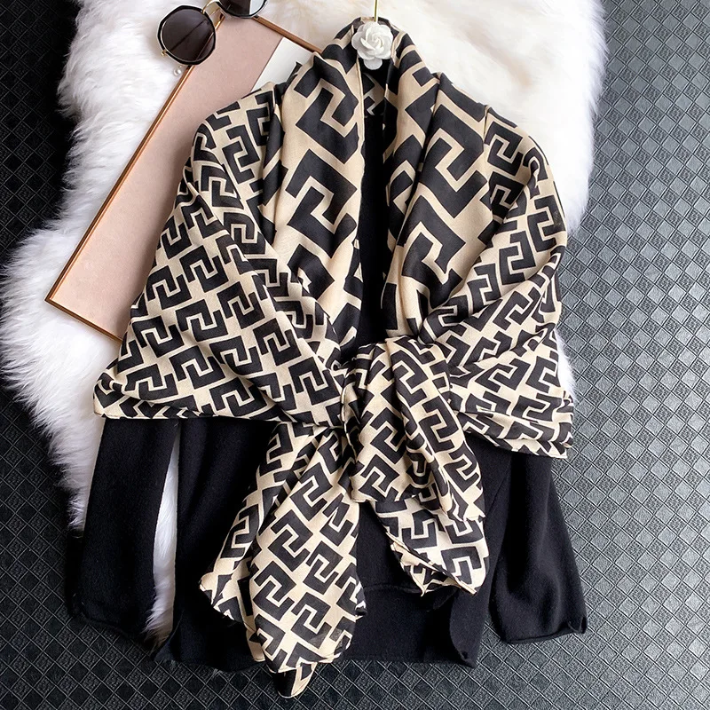 

2021 Spain Fashion Brand Designer Scarf Geometric Letter Viscose Shawl Women Spring Autumn Wrap Pashmina Hijab Foulards 180*90Cm