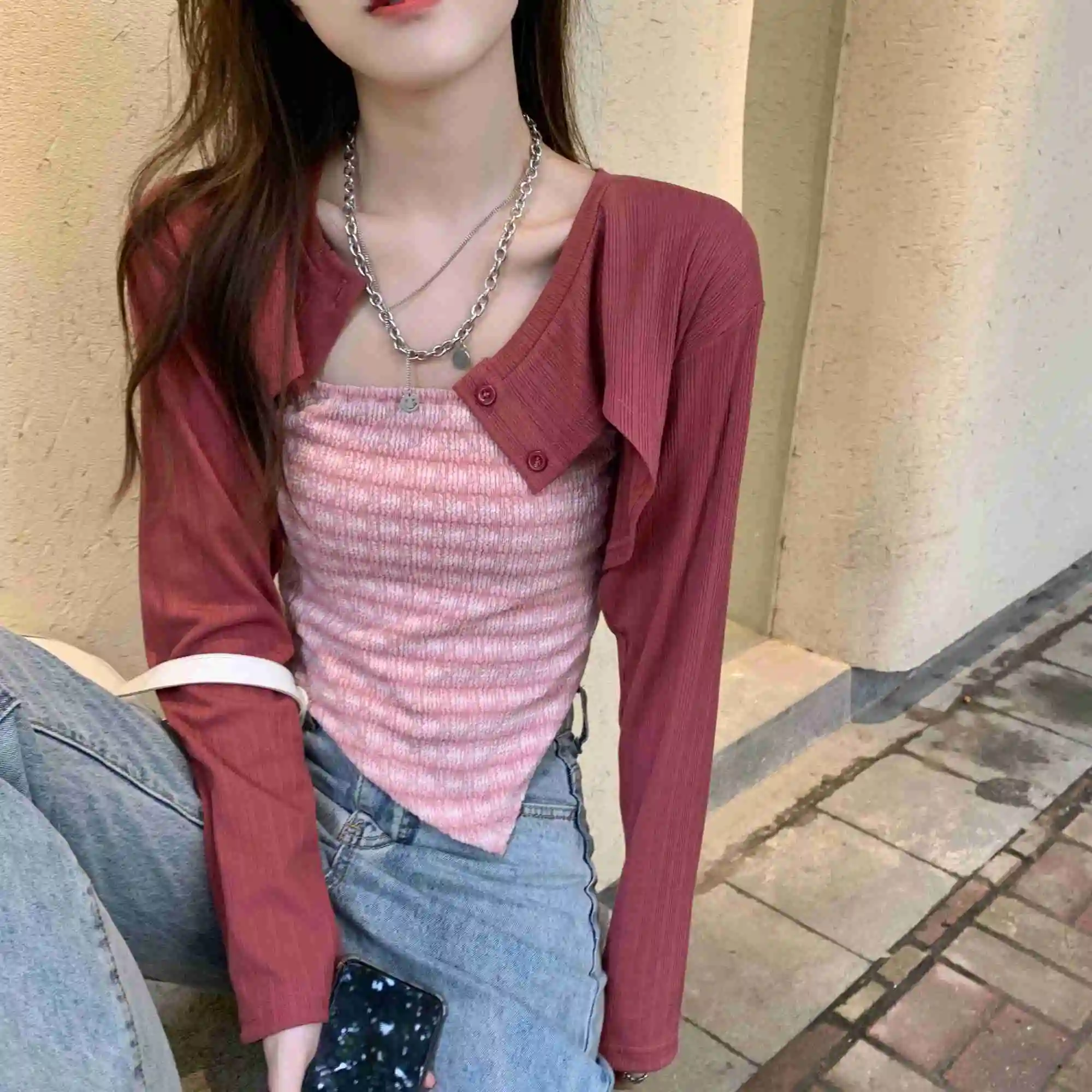 

Осень-зима 2021 милая и Пряная текстура квадратный шарф маленький женский жилет на бретельках + Дизайнерская короткая Солнцезащитная блузка ...