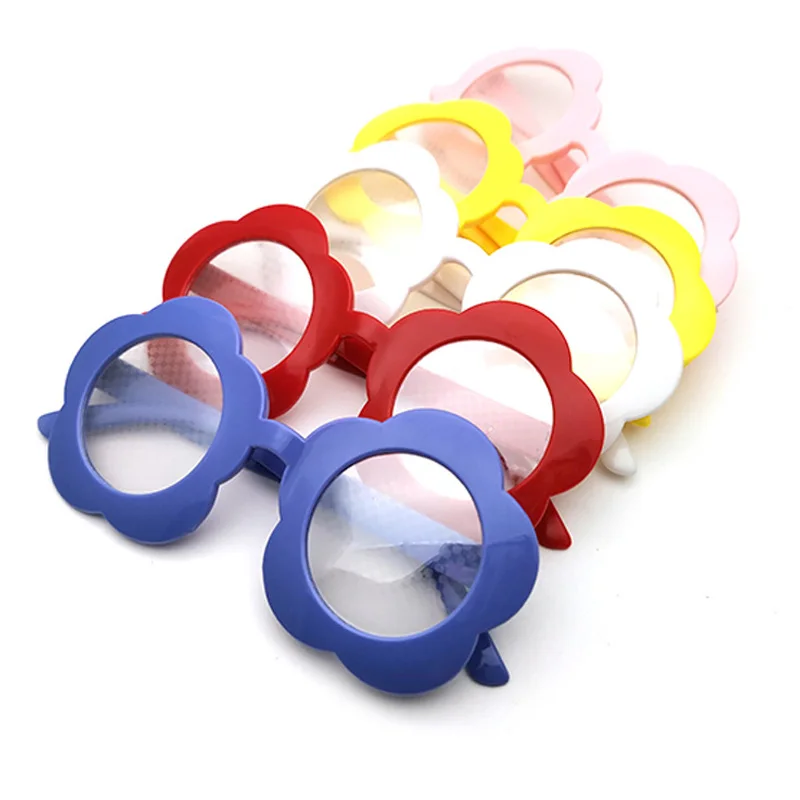 

2022 Flower Shaped Effect Glasses Watch The Lights Change Love Image Fireworks Diffraction Glasses At Night Sunglasses Women