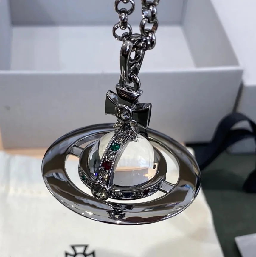 Ожерелье из хрустального стекла со Сатурном аниме-фигуркой Оказаки