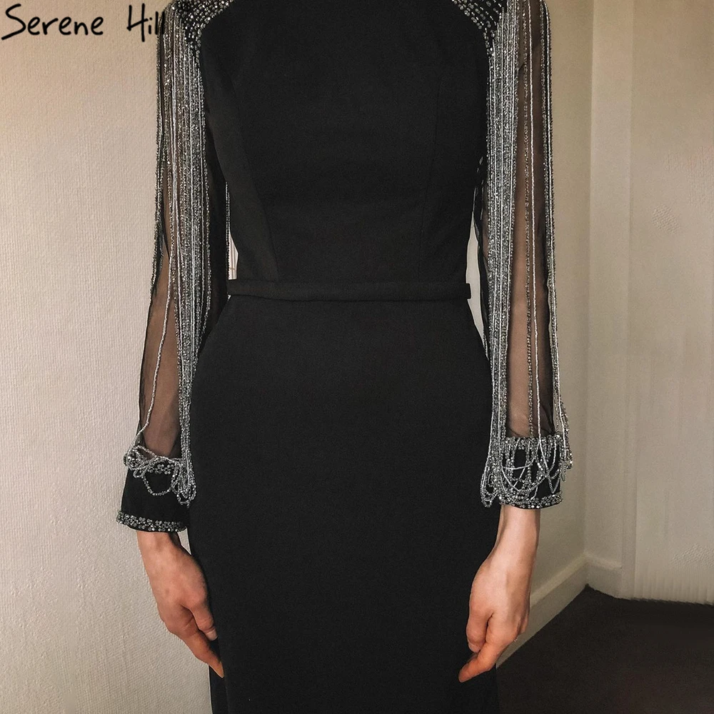 Элегантные черные платья с длинными рукавами и бусинами цепочкой для выпускного