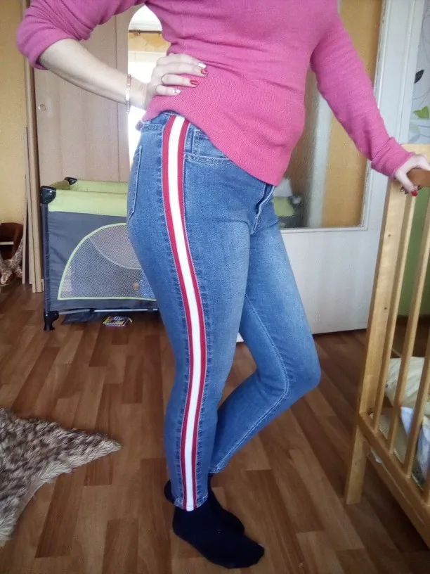 Женские джинсы в полоску с высокой талией Lguc.H Стрейчевые эффектом пуш ап для