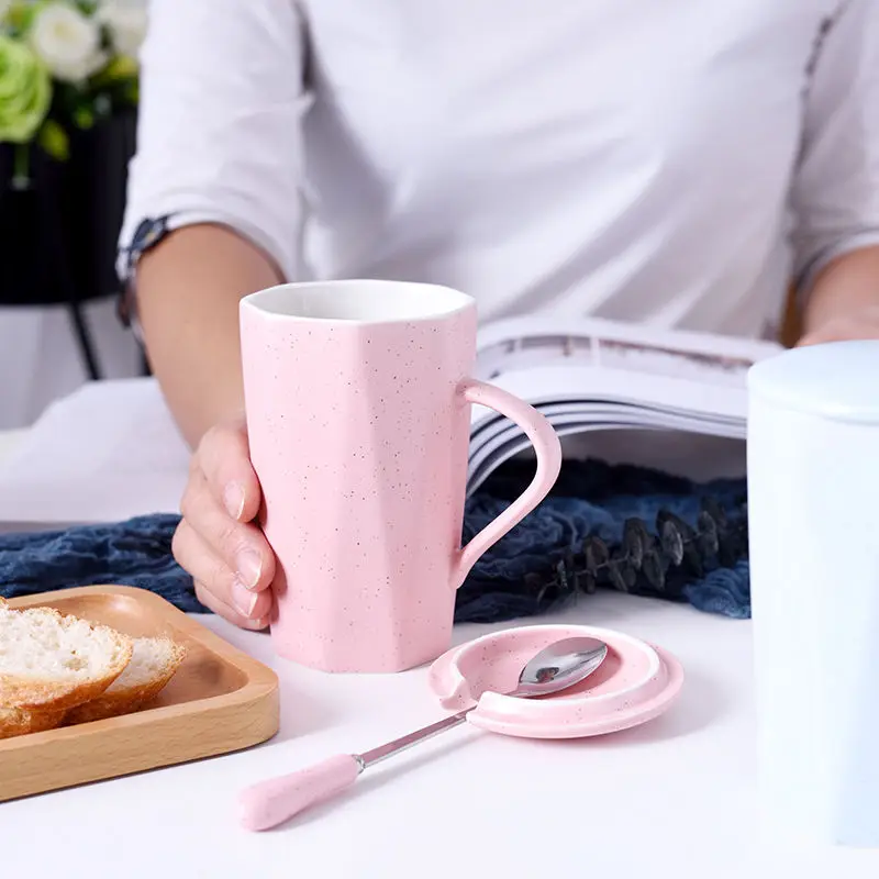 Керамическая кружка с геометрическим рисунком чашка в скандинавском стиле