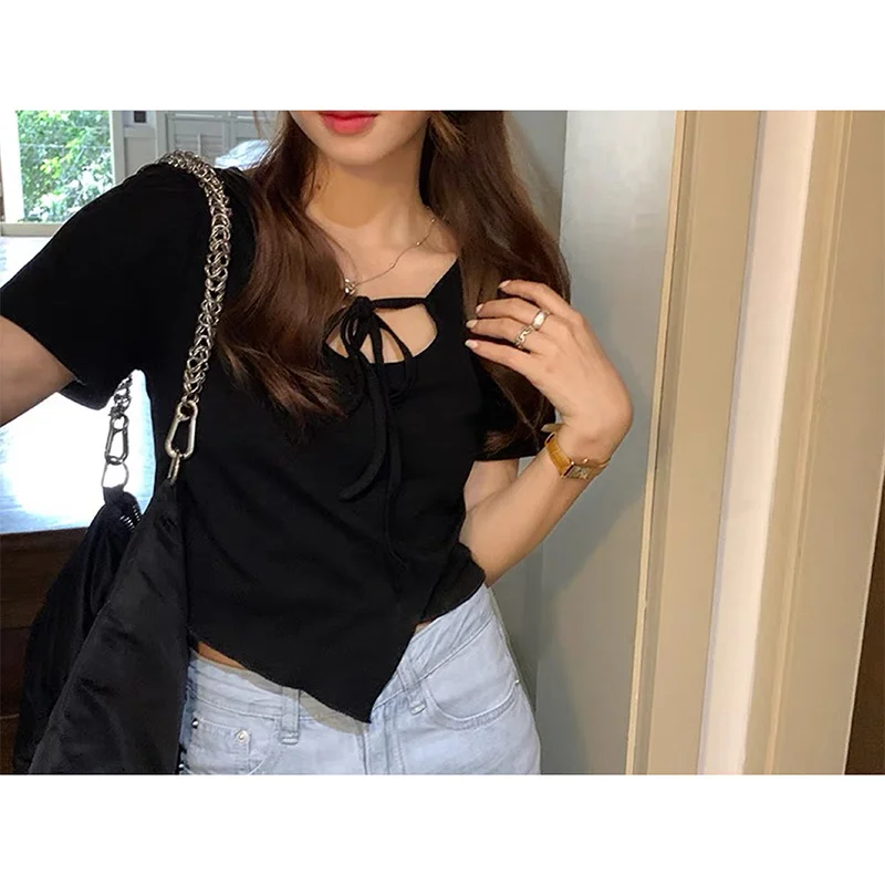 Женская футболка с коротким рукавом черная однотонная облегающая круглым